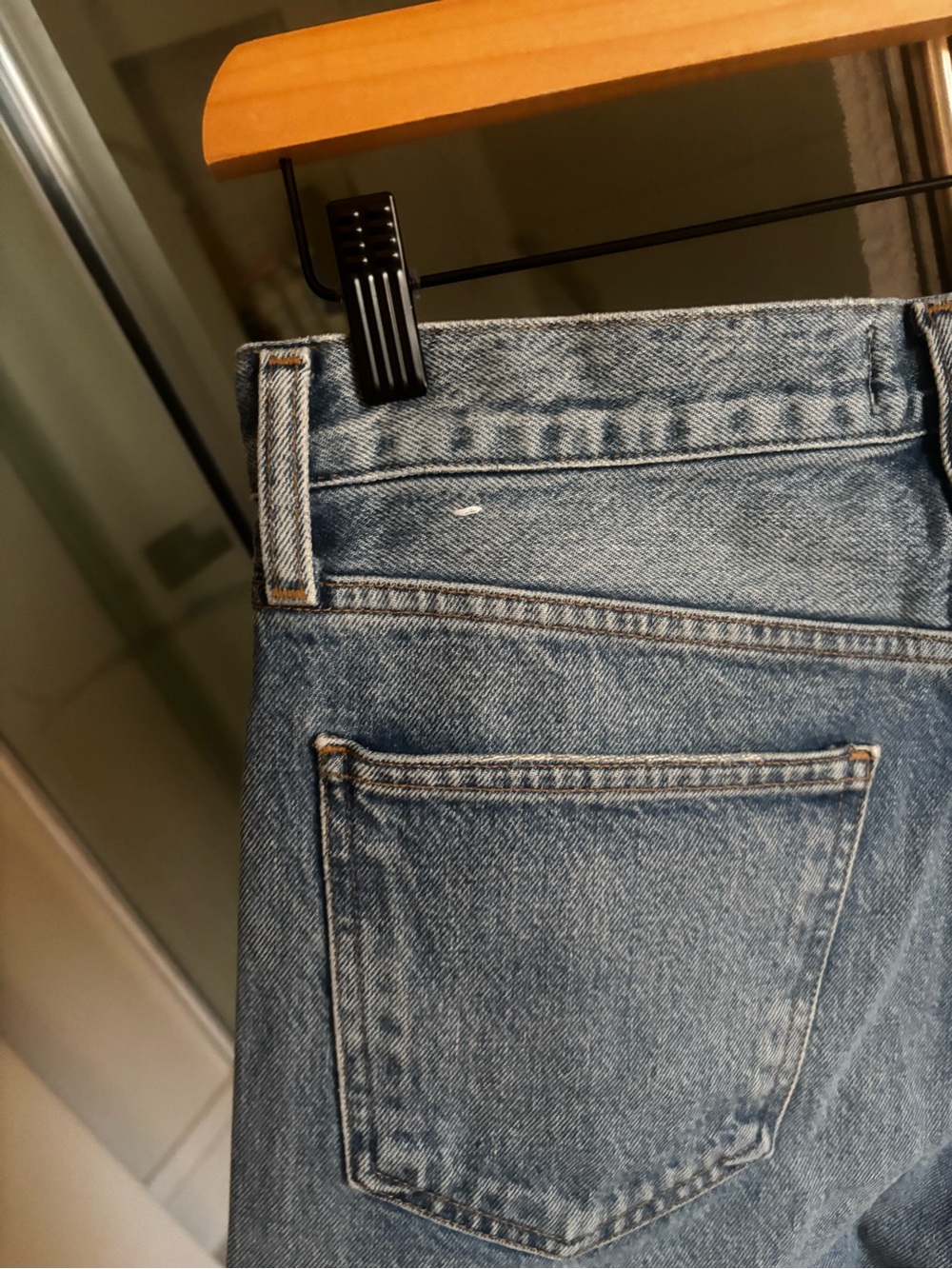 Agolde Medium Blue Vintage-Inspired Denim Jeans - Picture 5 of 6